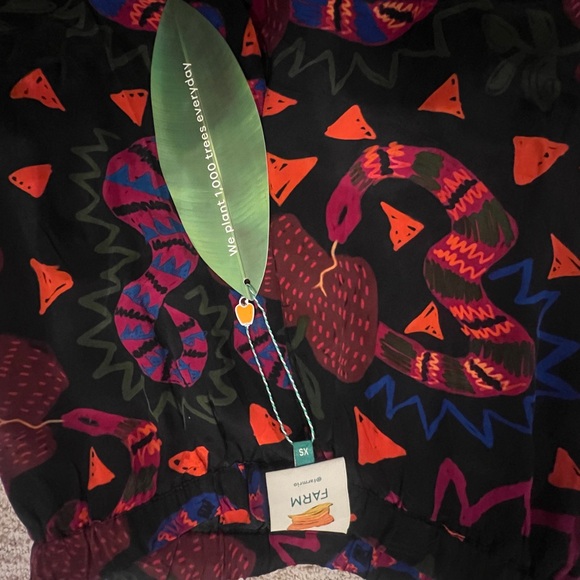 Brand new Farm Rio silk pants! - Picture 4 of 4